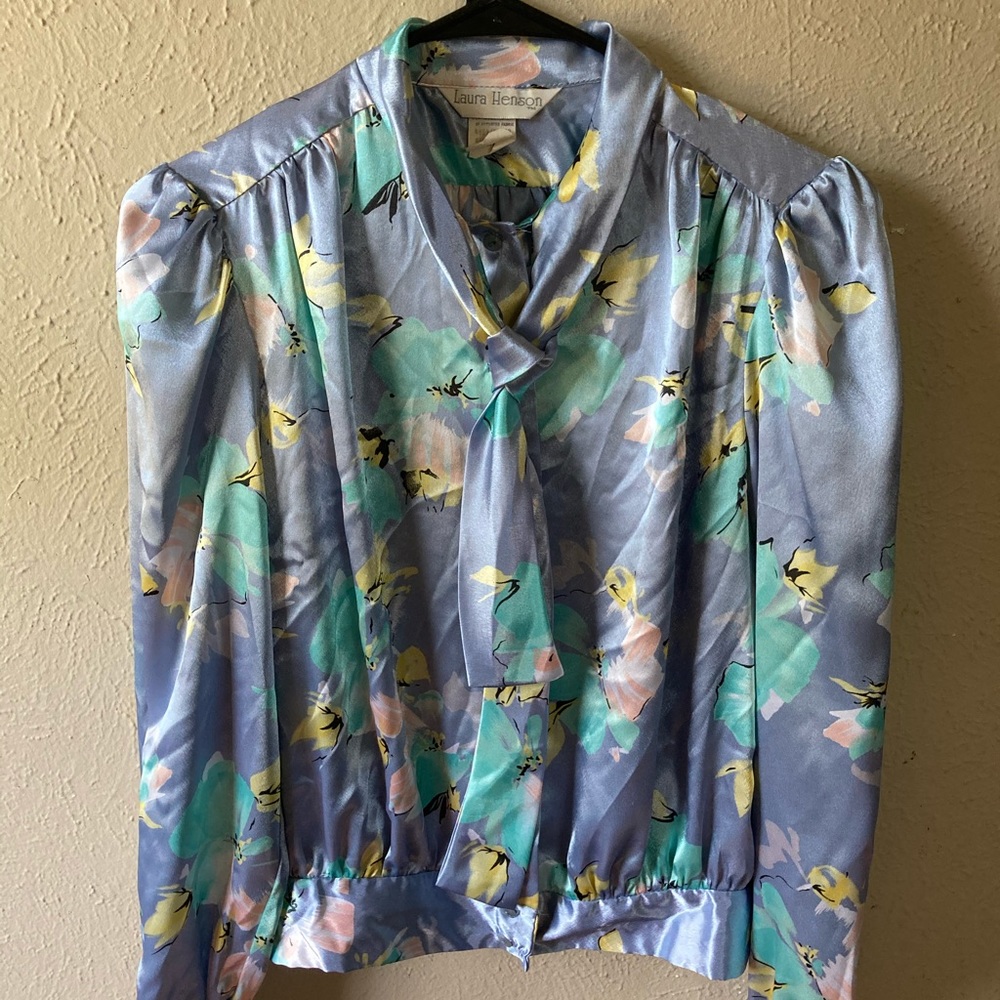 Laura Henson crop silk blouse, size small/medium